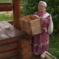 Цикл видеосюжетов «Гаджеты прошлого»: маслобойка