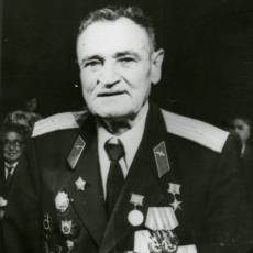 К юбилею героя