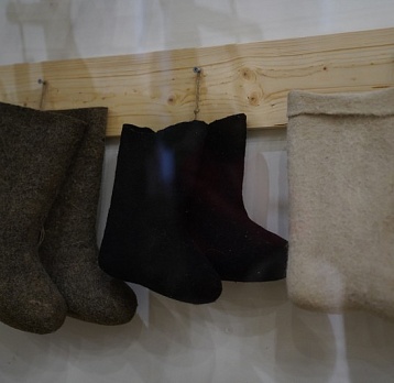 Чтоб зимою не болеть, надо валенки надеть!