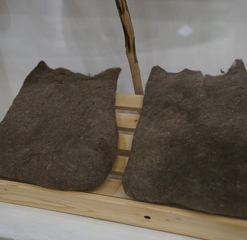 Чтоб зимою не болеть, надо валенки надеть!