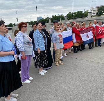 Волга – река мира, о тебе мы поем!