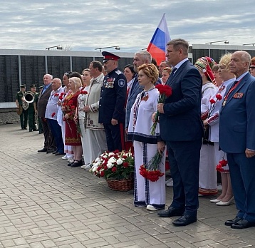 Волга – река мира, о тебе мы поем!