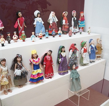Выставка «Куклы: традиции и время»