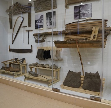 Чтоб зимою не болеть, надо валенки надеть!