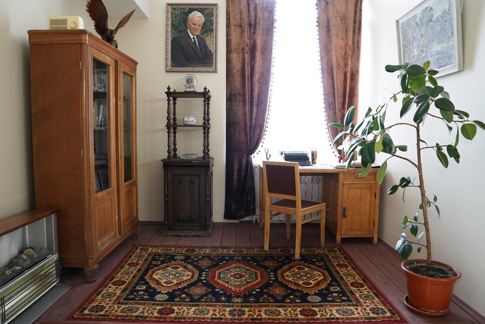Обновленный интерьер кабинета И.Д. Воронина
