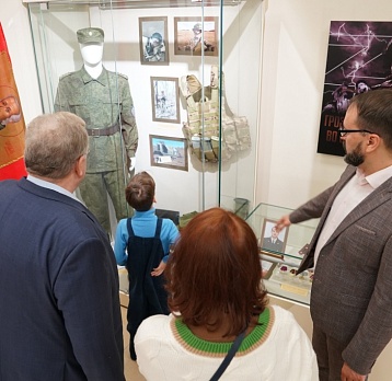 Визит В.Д. Волкова в краеведческий музей