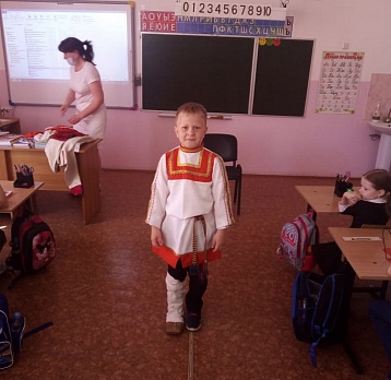 Мордовский костюм в школе 